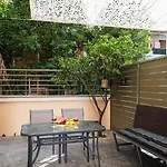 Tsoutsis Apartment