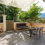 Apartment Tsoutsis *